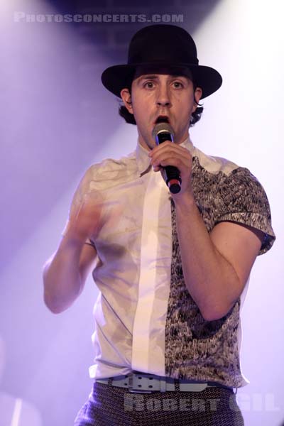 MAXIMO PARK - 2014-02-22 - PARIS - La Maroquinerie - Paul Smith